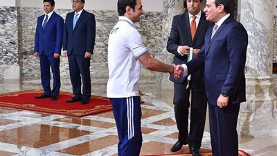 صور.. الرئيس السيسي عن أبطال دورة البحر المتوسط: نالوا احترام وتقدير الشعب