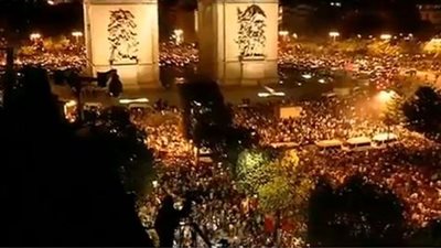 صور.. الجماهير الفرنسيه تحتفل بـ