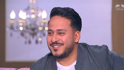 كريم عفيفي لجمهوره: صباح العسل 