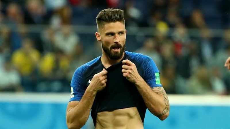 جيرو لاعب منتخب فرنسا