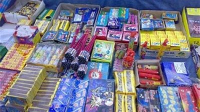 القبض على صاحب مكتبة لحيازته ألعاب نارية مجهولة المصدر في القليوبية