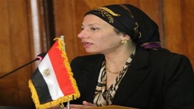 وزيرة البيئة تشكل فريق عمل لمعرفة أسباب ظهور الثعابين فى البحيرة