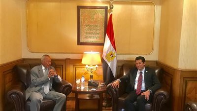 صور.. اجتماع بين وزير الرياضة وإبراهيم عثمان لـ