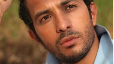 شاهد  لعب أحمد عصام بالنار  في افتتاح كافية روتانا 