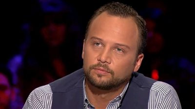 مكسيم خليل يحتفل بعيد ميلاد زوجته على  طريقته الخاصة 
