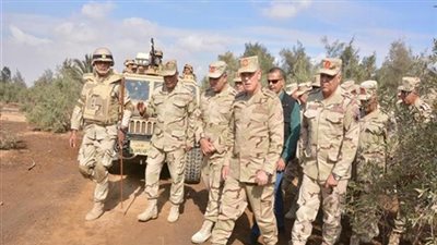 رئيس الأركان يجري جولة تفقدية لقيادة قوات شرق القناة ووسط سيناء