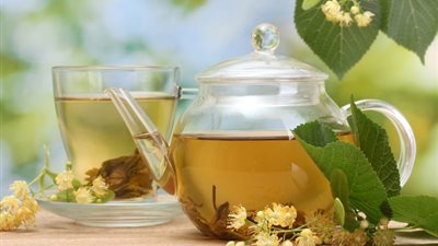 انفوجراف| إليكِ أبرز إستخدامات شاي البابونج الجمالية
