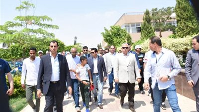 وزير الشباب ومحافظ الشرقية في جولة تفقدية لـ نادي الرواد