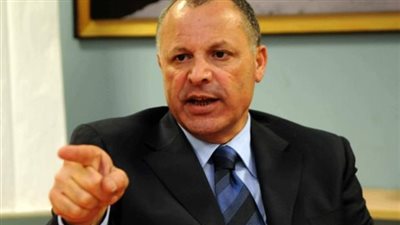 أبو ريده يستلم تقرير كوبر في المطار