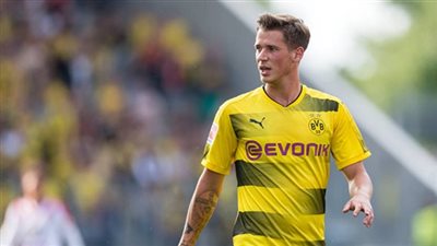 لاعب دورتموند يزامل رمضان صبحي في هيدرسفيلد تاون الإنجليزي