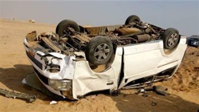 إصابة 14 شخصًا إثر إنقلاب ميكروباص بطريق 
