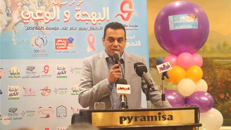 الدكتور عبد المنعم