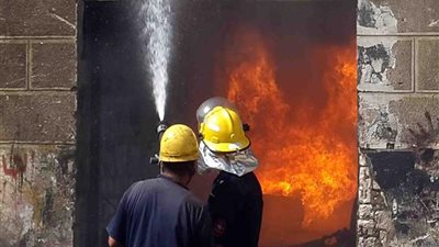 إخماد حريق داخل شقة بـ السنبلاوين