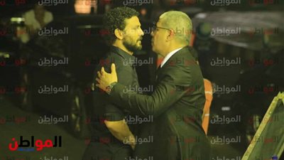 صور.. حسام غالي في عزاء والد زوجة أحمد شوبير