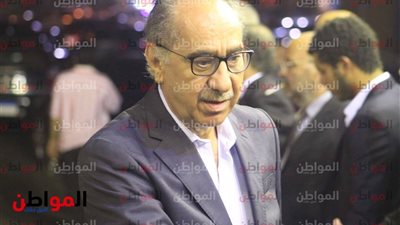 صور.. الفنان محمد أبو داوود في عزاء والد زوجة أحمد شوبير