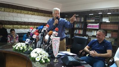 رئيس الزمالك: أيمن حافظ مستمر في منصبه بـ