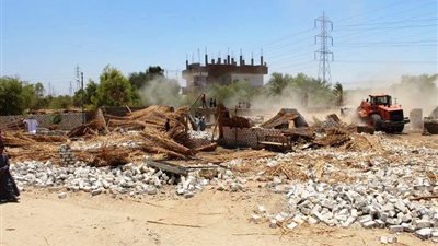 إزالة 56 حالة تعدِ على الأرض الزراعية بـ بني مزار في المنيا