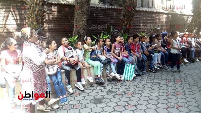 الاطفال فى حافلة