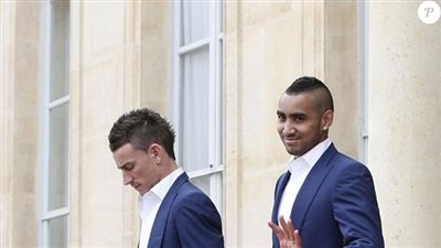 صور.. كوسيلني وباييه يدعما منتخب فرنسا في نهائي المونديال