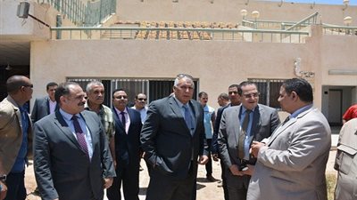 صور.. الزملوط يوجه بإنشاء أكاديمية رياضية في الوادي الجديد