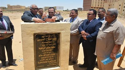 صور.. وضع حجر أساس أول مدرسة يابانية على أرض الوادي الجديد
