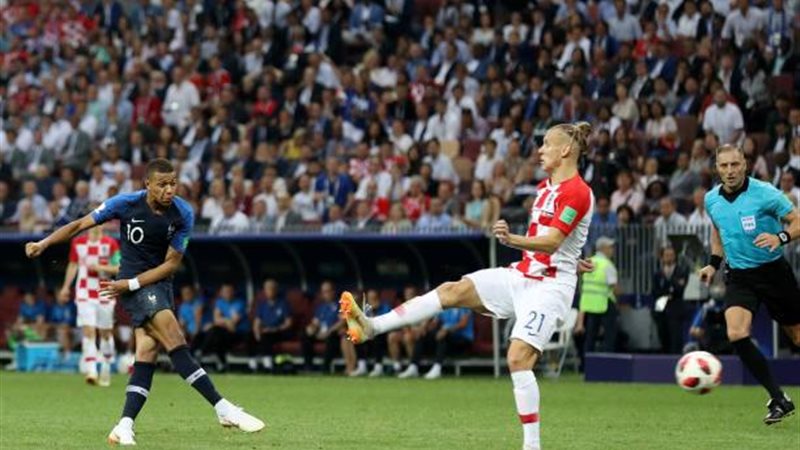 مبابي لاعب فرنسا