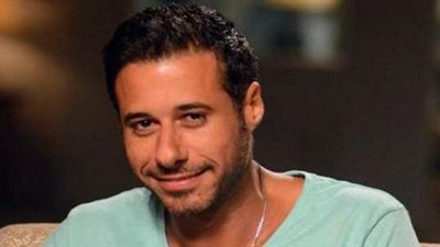 إنفوجراف..  أبرز المعلومات عن حياة الفنان أحمد السعدنى فى عيد ميلاده