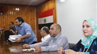 رئيس الأزبكية يعقد الاجتماع الأسبوعي لمتابعة أعمال الحي 