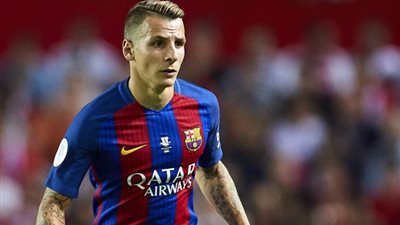 لوكاس دينيه يرفض الرحيل عن برشلونة