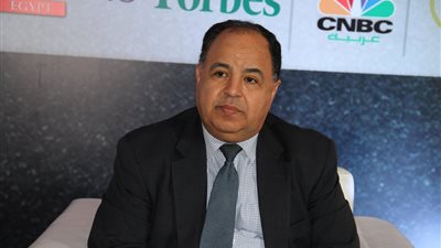 وزير المالية ينفي اختراق منظومة البطاقات الخاصة برواتب الموظفين 