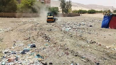 رفع 55 طن من المخلفات في حملة نظافة مكبرة بـ مركز البلينا