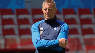 مدرب أيسلندا يقدم استقالته من تدريب المنتخب