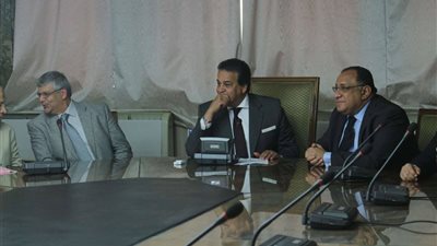 وزير التعليم العالى: نحتاج إلى وسائل حديثة للقضاء على تكدسات الطرق