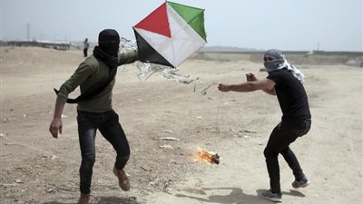 حماس تتخذ خطوات جديدة حيال طائرات غزة الورقية