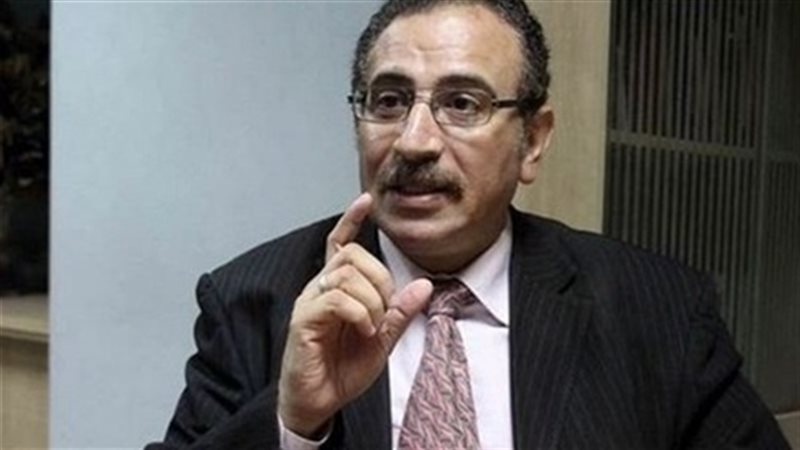 طارق فهمي استاذ العلوم