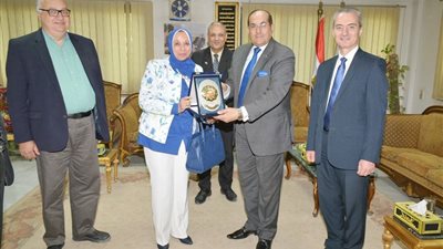 محافظ سوهاج: البدء في الأعمال الإنشائية لمجمع العاشر من رمضان للتأمين الصحي