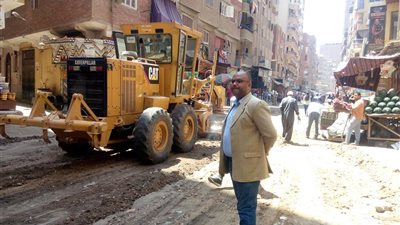 رئيس مدينة الخصوص يوجه برفع الأتربة من الشوارع الرئيسية