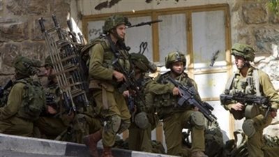 انقلب السحر على الساحر.. مستوطنون يرشقون دورية إسرائيلية وإصابة مجندة