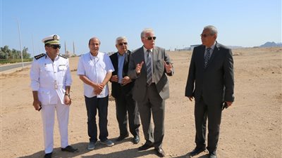 صور.. محافظ جنوب سيناء يتفقد موقع إنشاء مقر مجلس مدينة شرم الشيخ الجديد