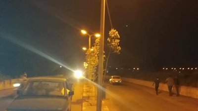 صور.. تركيب كشافات إنارة في حملة مكبرة بـ حي التبين