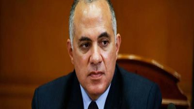 وزارة الري توجه بإصلاح مواسير مصرف ماقوسة بـ المنيا