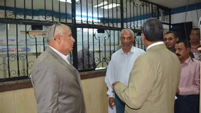 محافظ الوادي الجديد: تخصيص قطعة أرض كـ مصرف آلي لأصحاب التأمينات