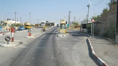 عاجل .. إغلاق حاجز الكونتينر في فلسطين بالاتجاهين وأزمة خانقة