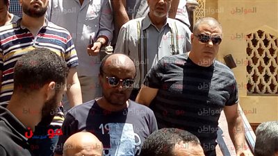 صور.. إسماعيل يوسف يحضر جنازة سيف العماري