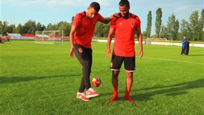 فيديو.. ثلاثي الأهلي يستعرضون مهاراتهم في 