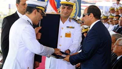 وصول الرئيس عبد الفتاح السيسي احتفالية تكريم خريجي الشرطة