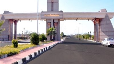 رئيس جهاز مدينة طيبة بـ الأقصر: جاري استخدام الطاقة الشمسية في إنتاج الكهرباء