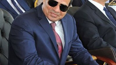 الرئيس السيسي لـ نجلة الشهيد محمد سعد عياد: إن كان يكفيكى إن إحنا نحضر فرحك هنحضره