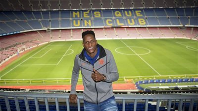 وكيل ياري مينا : سنجتمع مع مسئولي برشلونة وأتمنى بقاءه