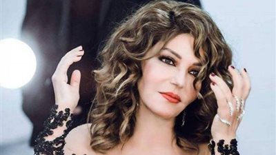 سميرة سعيد تطرح بوستر الألبوم الجديد 
